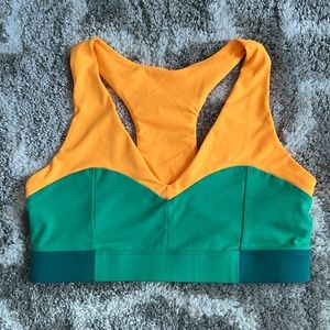 Fabletics On-The-Go Midi Medium Impact Sports Bra